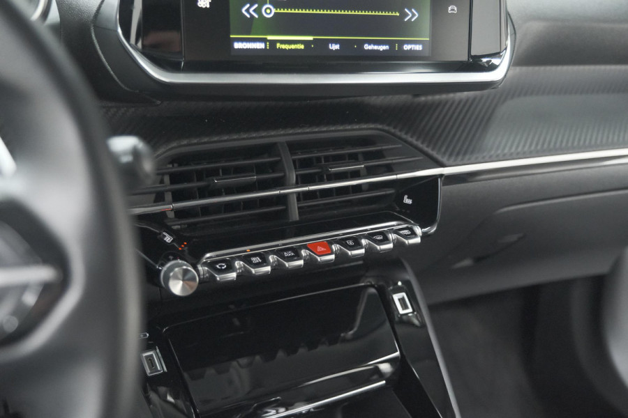 Peugeot 2008 PureTech 130 EAT8 Allure Pack | Stoelverwarming | Adaptieve Cruise Control | Camera