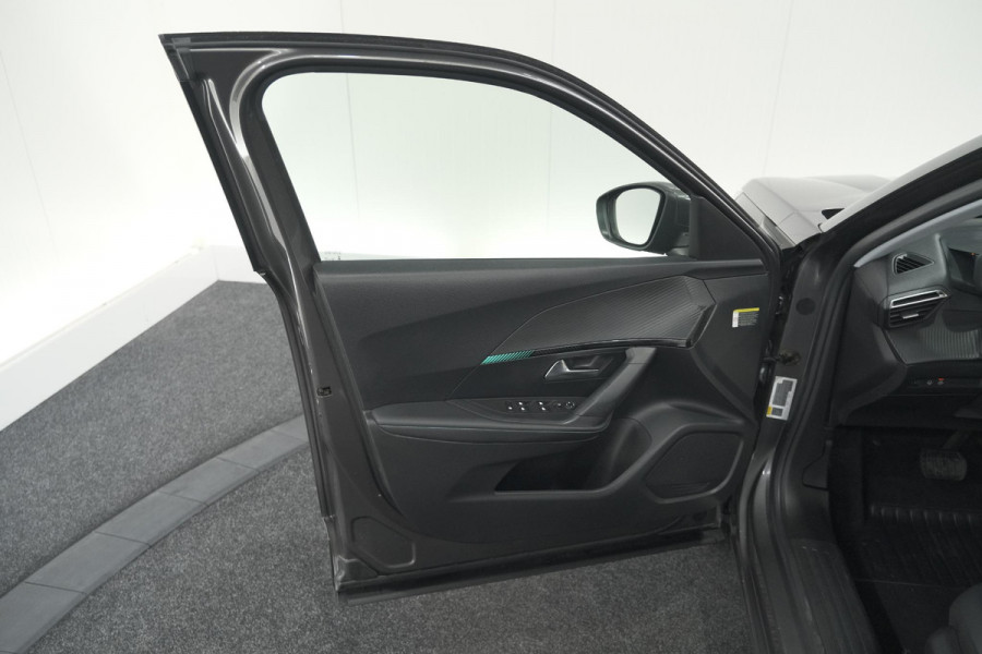 Peugeot 2008 PureTech 130 EAT8 Allure Pack | Stoelverwarming | Adaptieve Cruise Control | Camera