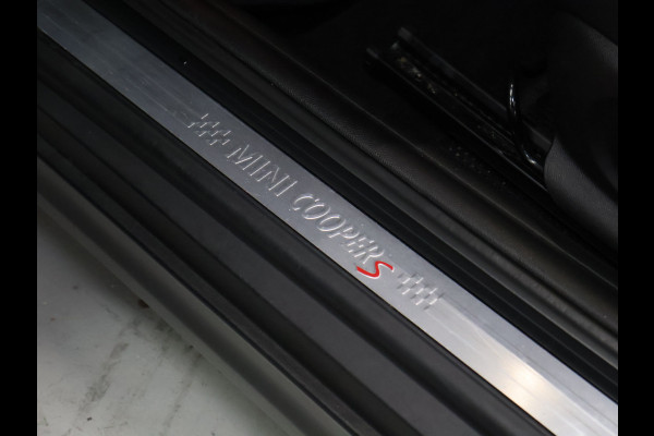 MINI Mini 2.0 Cooper S Chili FULL OPTION [SCHUIFKANTELDAK, APPLE CARPLAY, HARMAN/KARDON, HUD, ACHTERUITRIJCAMERA, ADAPTIVE CRUISE CONTROL, PDC V+A, STOELVERWARMING, AUTOMATISCHE AIRCO, NIEUWSTAAT]