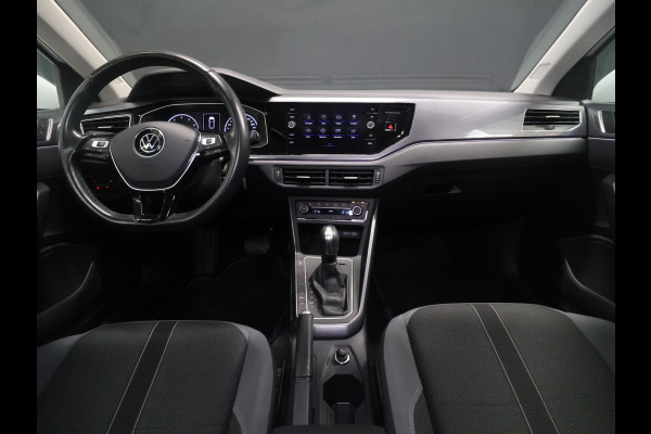 Volkswagen Polo 1.0 TSI Highline [APPLE CARPLAY, ANDRIOD AUTO, ADAPTIVE CRUISE CONTROL,PDC V+A, AUTOMATISCHE AIRCO, LICHTMETALEN VELGEN, ELEKTRISCHE RAMEN, NIEUWSTAAT]