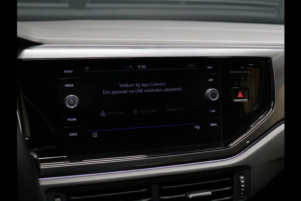 Volkswagen Polo 1.0 TSI Highline [APPLE CARPLAY, ANDRIOD AUTO, ADAPTIVE CRUISE CONTROL,PDC V+A, AUTOMATISCHE AIRCO, LICHTMETALEN VELGEN, ELEKTRISCHE RAMEN, NIEUWSTAAT]