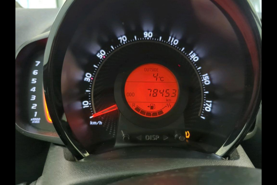 Toyota Aygo 1.0 VVT-i X-Play 5-DRS Airco DAB+ Carplay Navi X-Play Pack Achteruitrij Camera