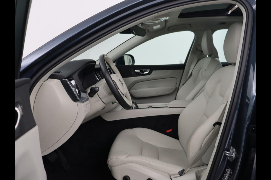 Volvo XC60 2.0 Recharge T6 AWD Business Pro | Panoramadak | Leder | Camera | Carplay | Navigatie | Full LED | Cruise control | Parkeerverwarming | PHEV | Plug In