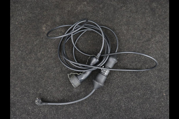 Volvo XC60 2.0 Recharge T6 AWD Business Pro | Panoramadak | Leder | Camera | Carplay | Navigatie | Full LED | Cruise control | Parkeerverwarming | PHEV | Plug In