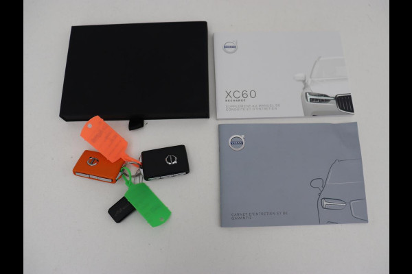 Volvo XC60 2.0 Recharge T6 AWD Business Pro | Panoramadak | Leder | Camera | Carplay | Navigatie | Full LED | Cruise control | Parkeerverwarming | PHEV | Plug In