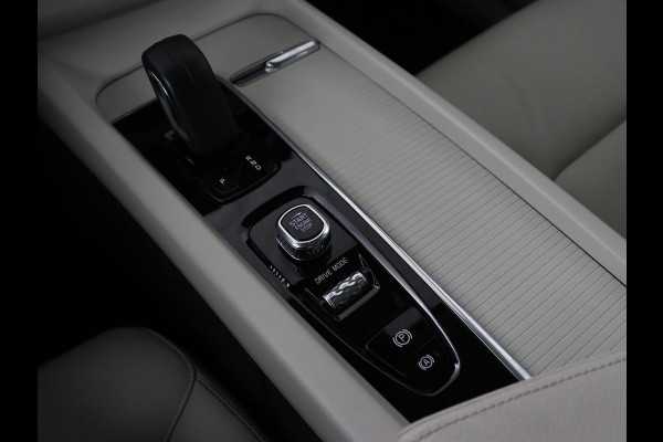 Volvo XC60 2.0 Recharge T6 AWD Business Pro | Panoramadak | Leder | Camera | Carplay | Navigatie | Full LED | Cruise control | Parkeerverwarming | PHEV | Plug In