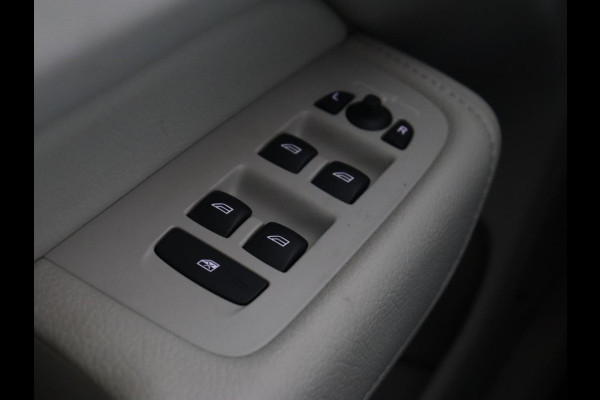 Volvo XC60 2.0 Recharge T6 AWD Business Pro | Panoramadak | Leder | Camera | Carplay | Navigatie | Full LED | Cruise control | Parkeerverwarming | PHEV | Plug In