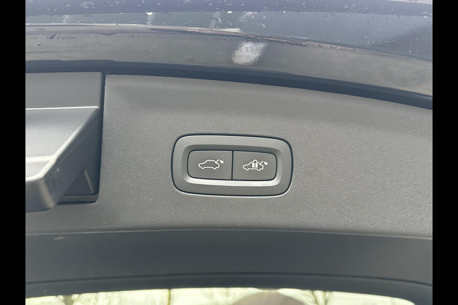 Polestar 2 Long Range Dual Motor Plus Pilot78kWh VAN: €32.900,- VOOR: €28.877,- UW EINDEJAARSVOORDEEL: €4.023,- | AWD Performance Pack | stoel + stuurwielwarming | 360 camera | Panorama dak | elect stoelen met geheugen | elect trekhaak |20 inch |  Rijklaar geleverd met 12 mnd bovag garantie |