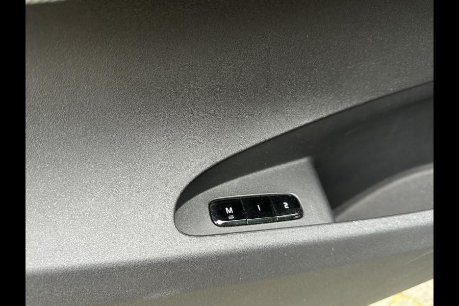 Polestar 2 Long Range Dual Motor Plus Pilot78kWh VAN: €32.900,- VOOR: €28.877,- UW EINDEJAARSVOORDEEL: €4.023,- | AWD Performance Pack | stoel + stuurwielwarming | 360 camera | Panorama dak | elect stoelen met geheugen | elect trekhaak |20 inch |  Rijklaar geleverd met 12 mnd bovag garantie |