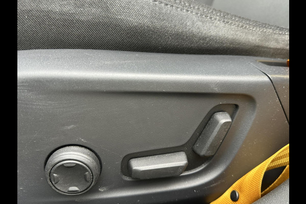 Polestar 2 Long Range Dual Motor Plus Pilot78kWh VAN: €32.900,- VOOR: €28.877,- UW EINDEJAARSVOORDEEL: €4.023,- | AWD Performance Pack | stoel + stuurwielwarming | 360 camera | Panorama dak | elect stoelen met geheugen | elect trekhaak |20 inch |  Rijklaar geleverd met 12 mnd bovag garantie |