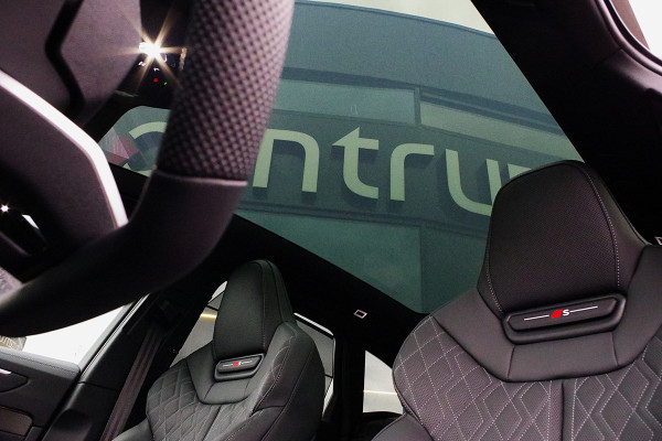 Audi A6 Avant 2.0 e-Hybrid 367 PK Plug-In Quattro Competition S-Line Edition, Luchtvering, Trekhaak, Panoramadak