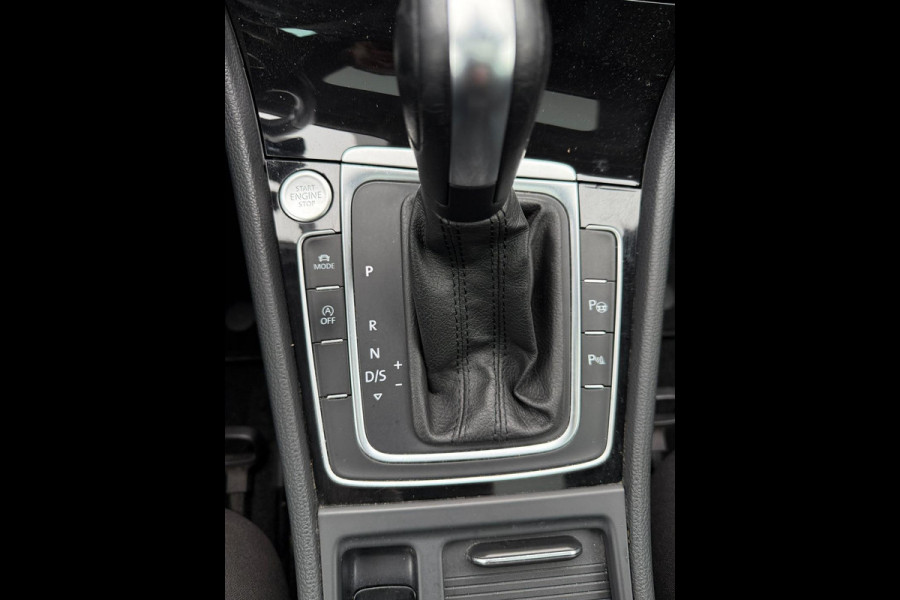 Volkswagen Golf 1.5 TSI Highline Business R / Panoramadak