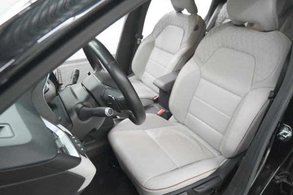 Renault Clio TCe 130 EDC Initiale Paris | Pack Winter | Camera | BOSE Audio | Dodehoekdetectie