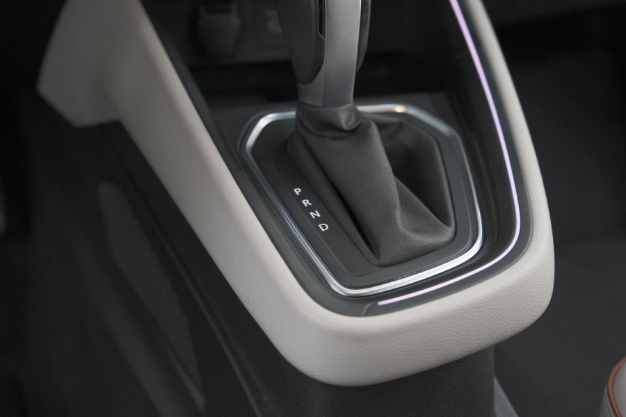 Renault Clio TCe 130 EDC Initiale Paris | Pack Winter | Camera | BOSE Audio | Dodehoekdetectie