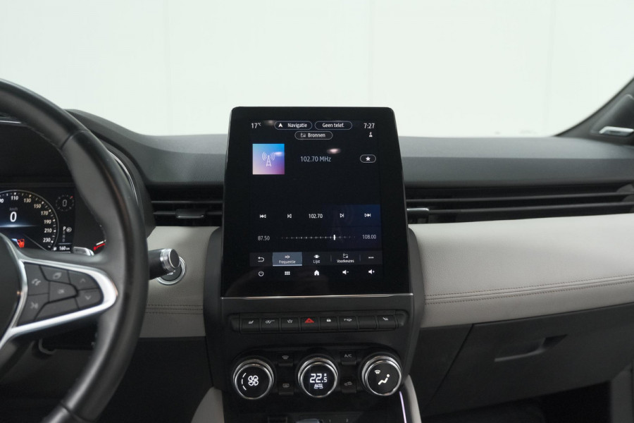 Renault Clio TCe 130 EDC Initiale Paris | Pack Winter | Camera | BOSE Audio | Dodehoekdetectie