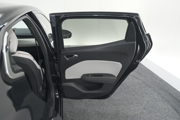 Renault Clio TCe 130 EDC Initiale Paris | Pack Winter | Camera | BOSE Audio | Dodehoekdetectie