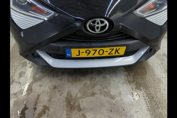 Toyota Aygo 1.0 VVT-i X-Play 5-DRS Airco DAB+ Carplay Navi X-Play Pack Achteruitrij Camera