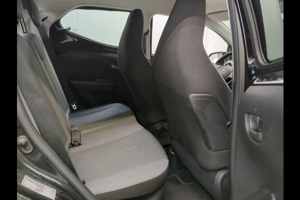 Toyota Aygo 1.0 VVT-i X-Play 5-DRS Airco DAB+ Carplay Navi X-Play Pack Achteruitrij Camera