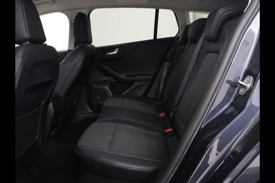 Ford Focus 1.0 EcoBoost Hybrid Titanium X | Stoel & stuurverwarming | Adaptive cruise | Half leder | Camera | Carplay | B&O Sound | Keyless | Navigatie | Climate control | Full LED