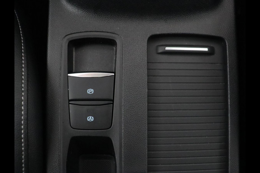 Ford Focus 1.0 EcoBoost Hybrid Titanium X | Stoel & stuurverwarming | Adaptive cruise | Half leder | Camera | Carplay | B&O Sound | Keyless | Navigatie | Climate control | Full LED