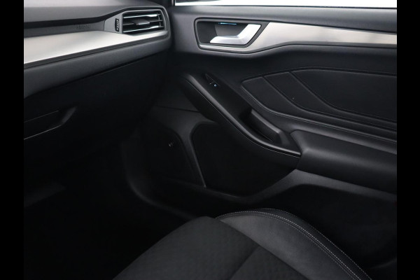 Ford Focus 1.0 EcoBoost Hybrid Titanium X | Stoel & stuurverwarming | Adaptive cruise | Half leder | Camera | Carplay | B&O Sound | Keyless | Navigatie | Climate control | Full LED