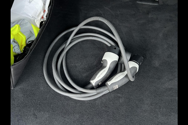 Mercedes-Benz Eqv 300 L3 Business Solution Limited 90 kWh VAN: €44.900,- EXCL VOOR: €39.877,- EXCL UW EINDEJAARSVOORDEEL: €5.023,-  | 7 persoons | Volledige lederbekleding | Elektrische kofferbak | 360° camera | Dodehoek-assistent | €41.899 excl. BTW | BTW verrekenbaar | Rijklaar geleverd met 12 maanden BOVAG-garantie