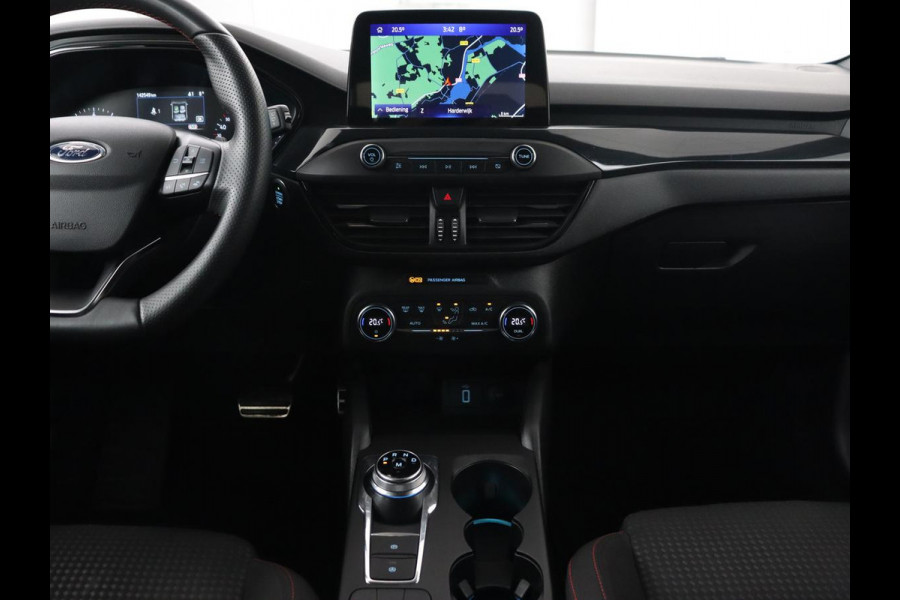 Ford Focus 1.5 EcoBoost ST Line | Head-Up | Trekhaak | Adaptive cruise | Camera | Carplay | Navigatie | Keyless | Park Assist | Full LED | Climate control | Bluetooth