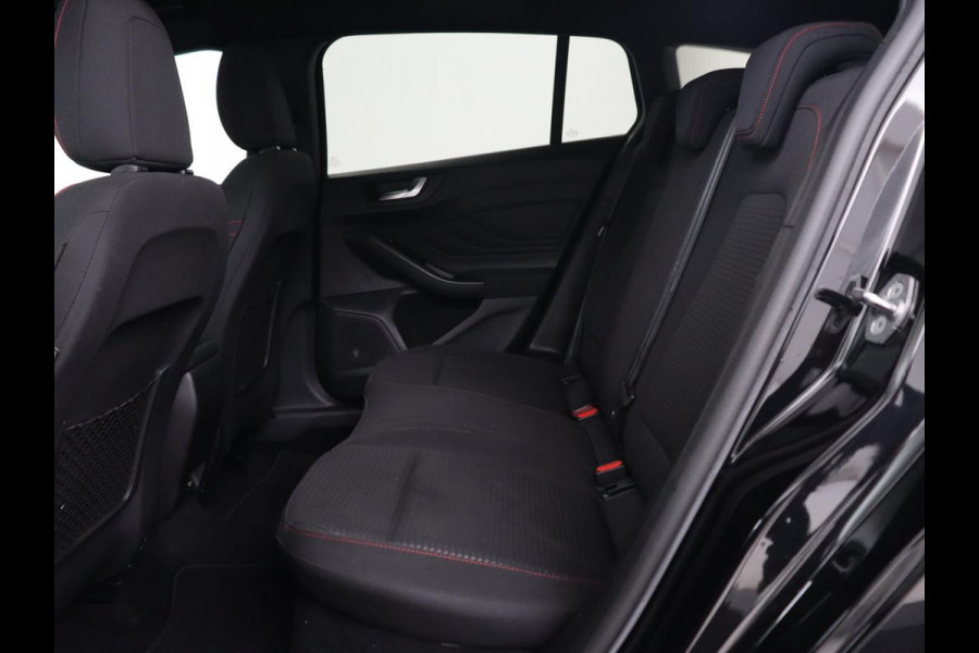 Ford Focus 1.5 EcoBoost ST Line | Head-Up | Trekhaak | Adaptive cruise | Camera | Carplay | Navigatie | Keyless | Park Assist | Full LED | Climate control | Bluetooth