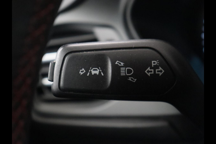 Ford Focus 1.5 EcoBoost ST Line | Head-Up | Trekhaak | Adaptive cruise | Camera | Carplay | Navigatie | Keyless | Park Assist | Full LED | Climate control | Bluetooth
