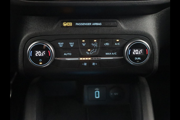 Ford Focus 1.5 EcoBoost ST Line | Head-Up | Trekhaak | Adaptive cruise | Camera | Carplay | Navigatie | Keyless | Park Assist | Full LED | Climate control | Bluetooth