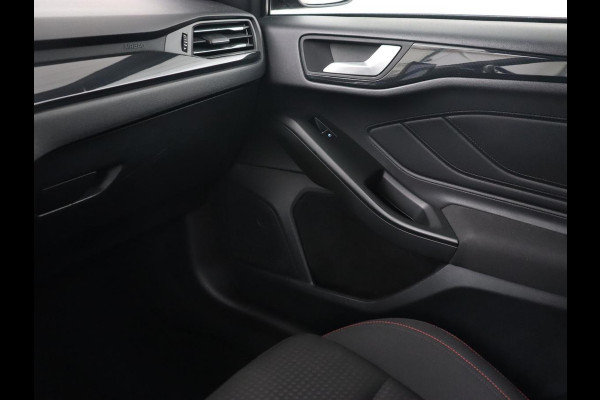 Ford Focus 1.5 EcoBoost ST Line | Head-Up | Trekhaak | Adaptive cruise | Camera | Carplay | Navigatie | Keyless | Park Assist | Full LED | Climate control | Bluetooth