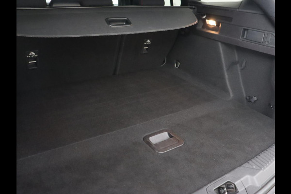 Ford Focus 1.5 EcoBoost ST Line | Head-Up | Trekhaak | Adaptive cruise | Camera | Carplay | Navigatie | Keyless | Park Assist | Full LED | Climate control | Bluetooth