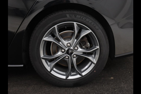 Ford Focus 1.5 EcoBoost ST Line | Head-Up | Trekhaak | Adaptive cruise | Camera | Carplay | Navigatie | Keyless | Park Assist | Full LED | Climate control | Bluetooth