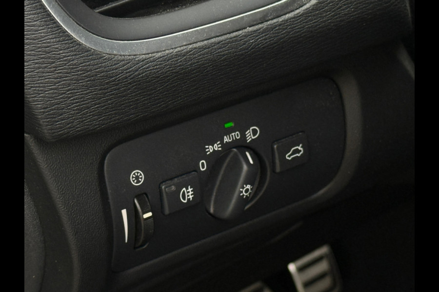 Volvo V40 1.5 T3 Polar+ Sport R-design Pano|Harman Kardon|Dealer Onderhouden