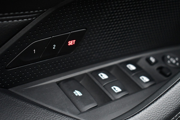 BMW 4 Serie Cabrio 420i M-Sport 19inch Nekverw Adp-demping