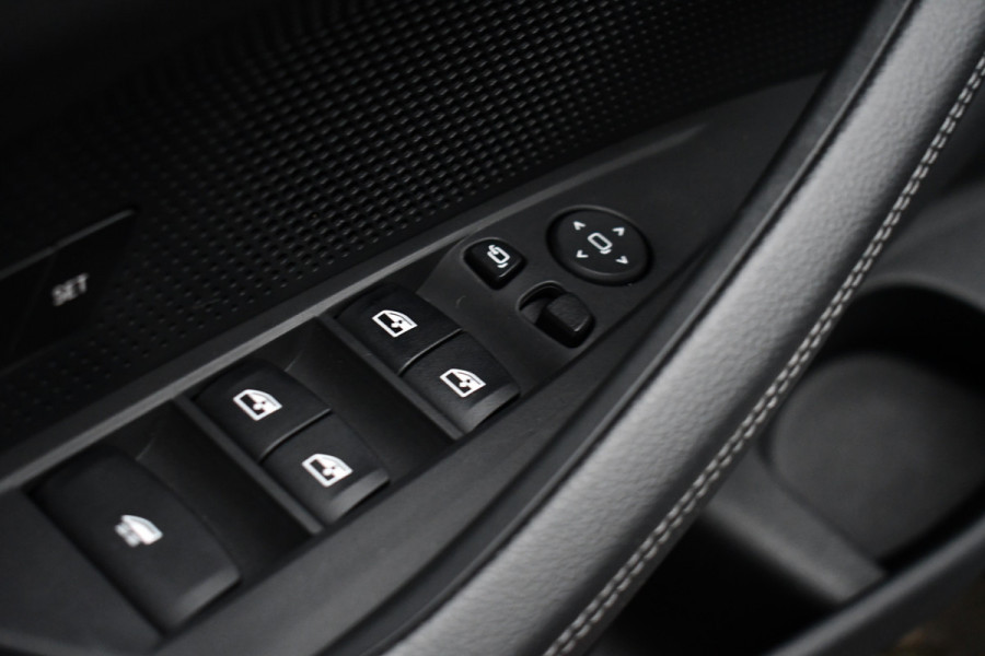 BMW 4 Serie Cabrio 420i M-Sport 19inch Nekverw Adp-demping