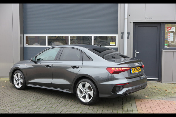 Audi A3 Limousine 35 TFSI 150pk S-Tronic 2x S-Line Edition Virtual cockpit, Stoelverwarming, Privacy glass, DAB+ , Carplay , etc. .