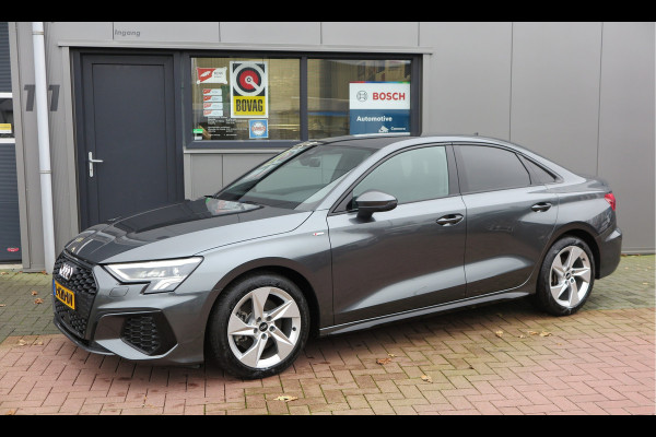 Audi A3 Limousine 35 TFSI 150pk S-Tronic 2x S-Line Edition Virtual cockpit, Stoelverwarming, Privacy glass, DAB+ , Carplay , etc. .