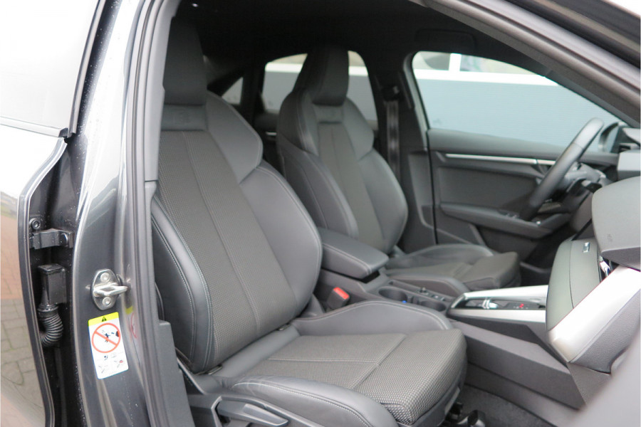 Audi A3 Limousine 35 TFSI 150pk S-Tronic 2x S-Line Edition Virtual cockpit, Stoelverwarming, Privacy glass, DAB+ , Carplay , etc. .