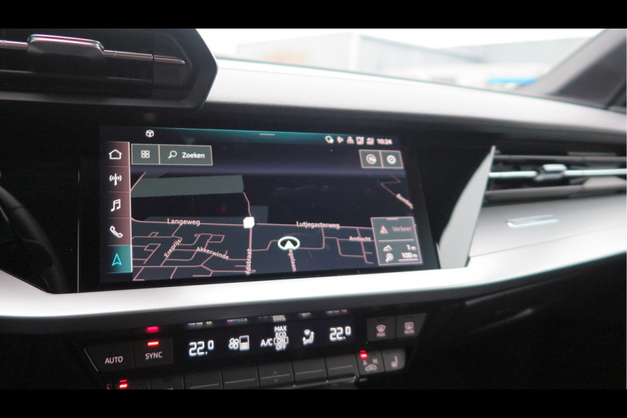 Audi A3 Limousine 35 TFSI 150pk S-Tronic 2x S-Line Edition Virtual cockpit, Stoelverwarming, Privacy glass, DAB+ , Carplay , etc. .