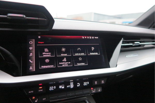 Audi A3 Limousine 35 TFSI 150pk S-Tronic 2x S-Line Edition Virtual cockpit, Stoelverwarming, Privacy glass, DAB+ , Carplay , etc. .