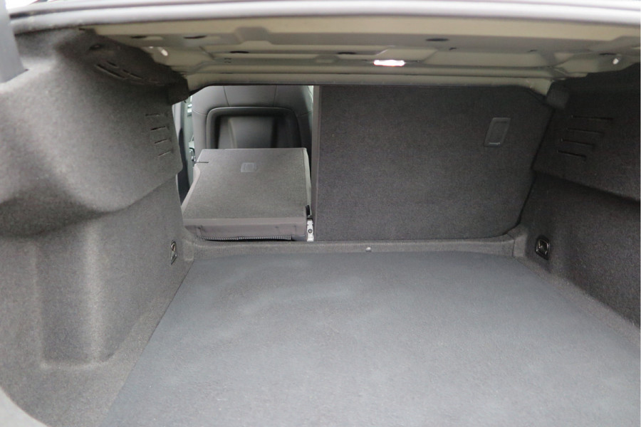 Audi A3 Limousine 35 TFSI 150pk S-Tronic 2x S-Line Edition Virtual cockpit, Stoelverwarming, Privacy glass, DAB+ , Carplay , etc. .