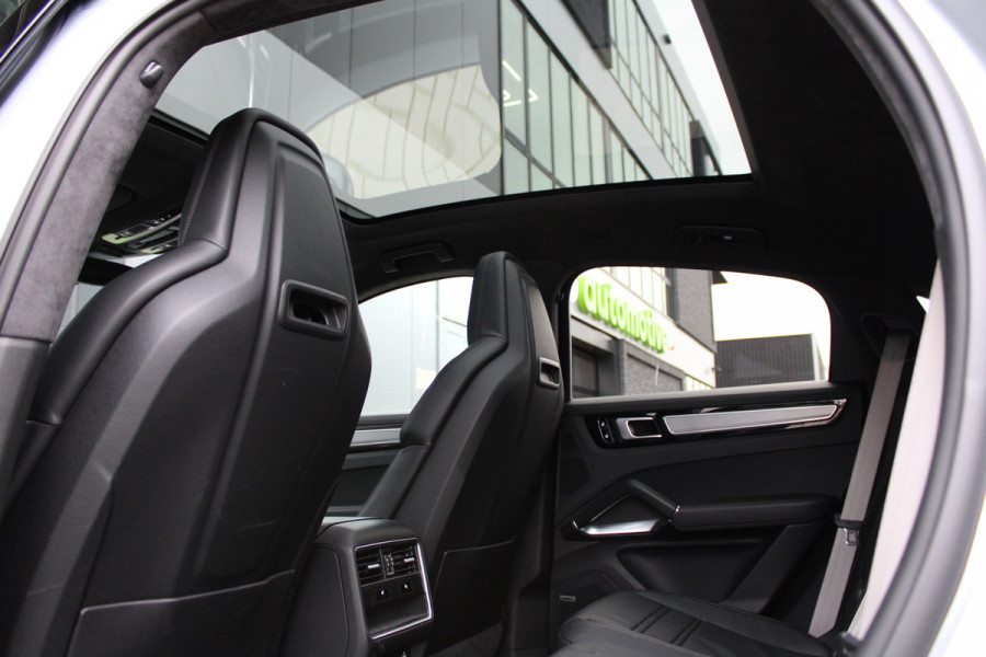 Porsche Cayenne Coupé 4.0 Turbo S E-Hybrid | VOL! | HUD | SOFT-CLOSE | KEYLESS | BOSE | PANO | MEMORY | TREKHAAK | KERAMISCH |