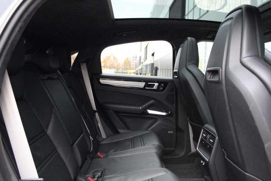Porsche Cayenne Coupé 4.0 Turbo S E-Hybrid | VOL! | HUD | SOFT-CLOSE | KEYLESS | BOSE | PANO | MEMORY | TREKHAAK | KERAMISCH |