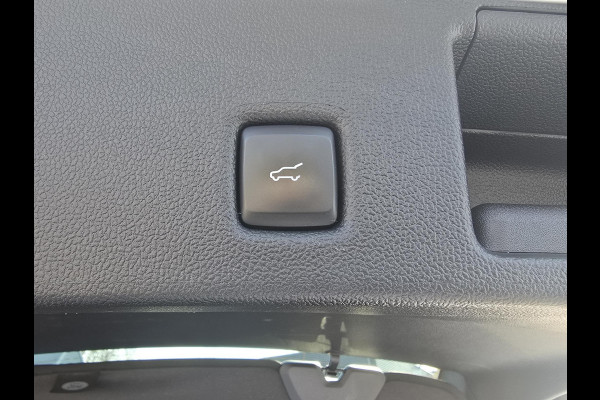 Ford Kuga 2.5 PHEV ST-Line X 225pk | Panoramadak | 20 inch met rode remklauwen | Winter Pack | Adaptieve cruise control | Head up Display | Adaptive LED