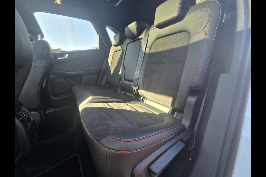 Ford Kuga 2.5 PHEV ST-Line X 225pk | Panoramadak | 20 inch met rode remklauwen | Winter Pack | Adaptieve cruise control | Head up Display | Adaptive LED