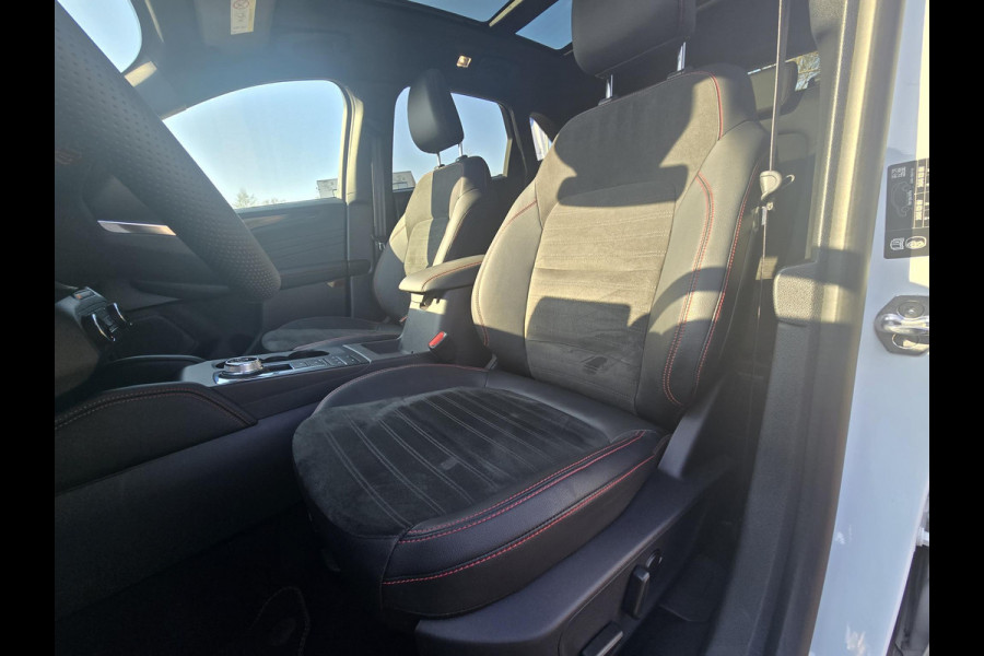 Ford Kuga 2.5 PHEV ST-Line X 225pk | Panoramadak | 20 inch met rode remklauwen | Winter Pack | Adaptieve cruise control | Head up Display | Adaptive LED