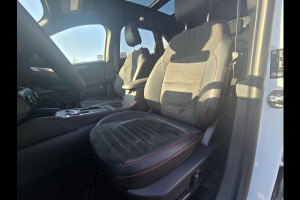 Ford Kuga 2.5 PHEV ST-Line X 225pk | Panoramadak | 20 inch met rode remklauwen | Winter Pack | Adaptieve cruise control | Head up Display | Adaptive LED