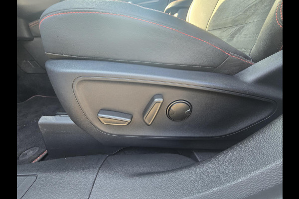 Ford Kuga 2.5 PHEV ST-Line X 225pk | Panoramadak | 20 inch met rode remklauwen | Winter Pack | Adaptieve cruise control | Head up Display | Adaptive LED