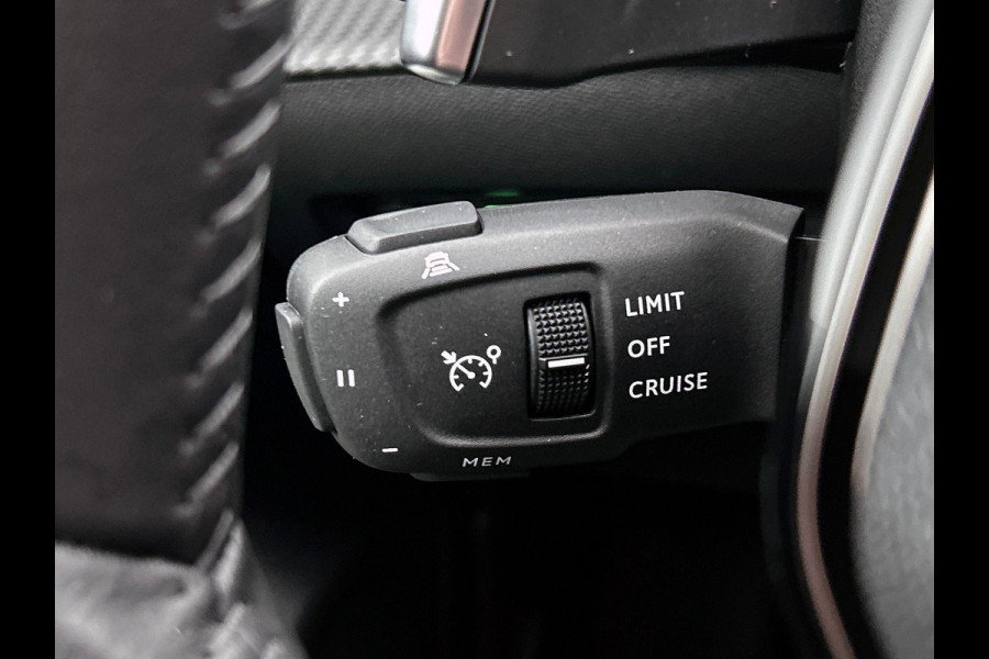 Peugeot 208 1.2 Hybrid 100PK Automaat Allure Navigatie Apple Carplay/Android Auto Airco Parkeer sensoren Cruise Control Lichtmetalen Velgen